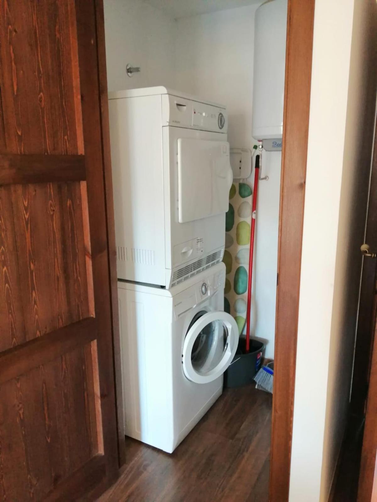 Apartamentos Casa Meme Мора-де-Рубьелос Экстерьер фото