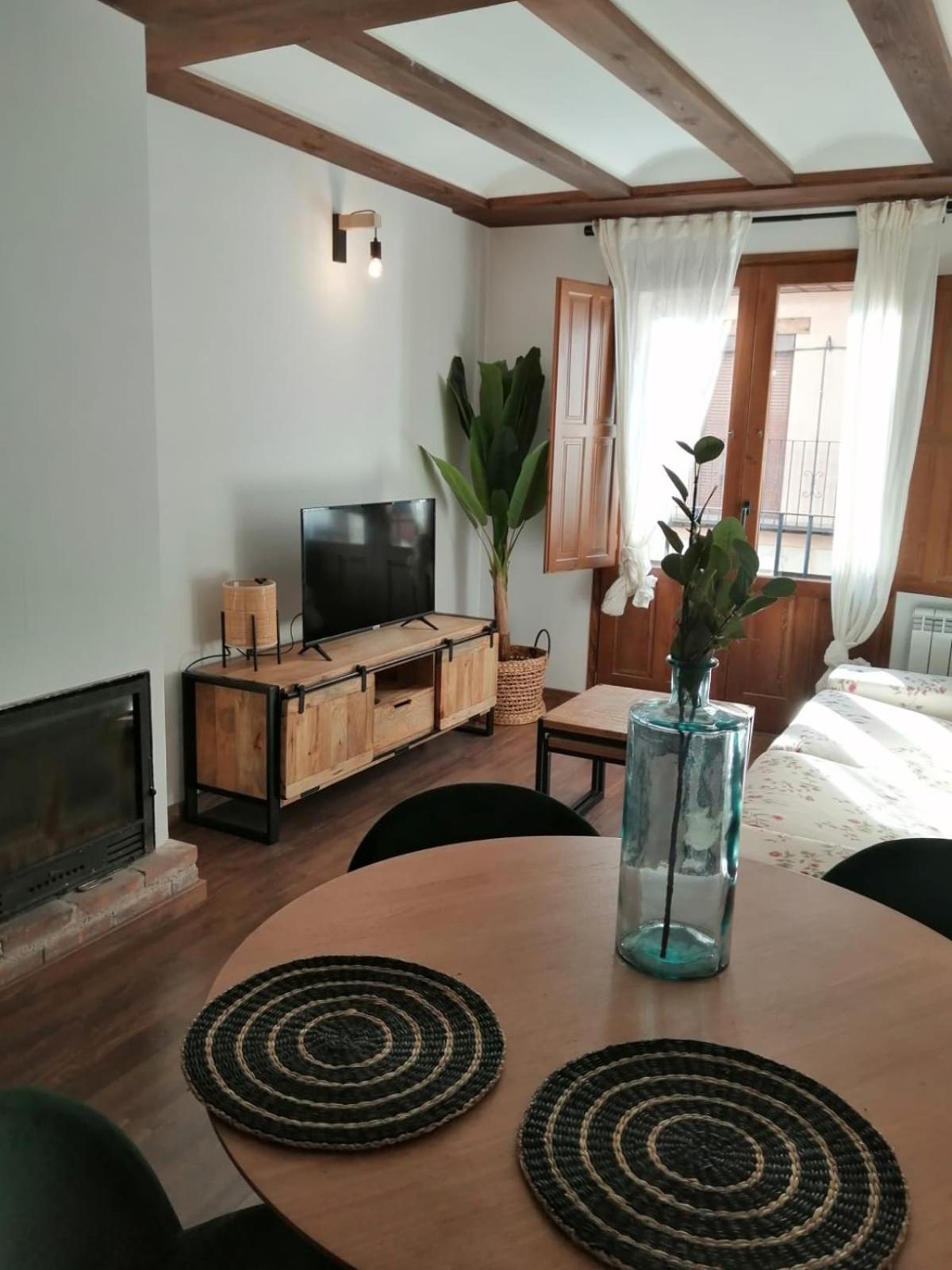 Apartamentos Casa Meme Мора-де-Рубьелос Экстерьер фото