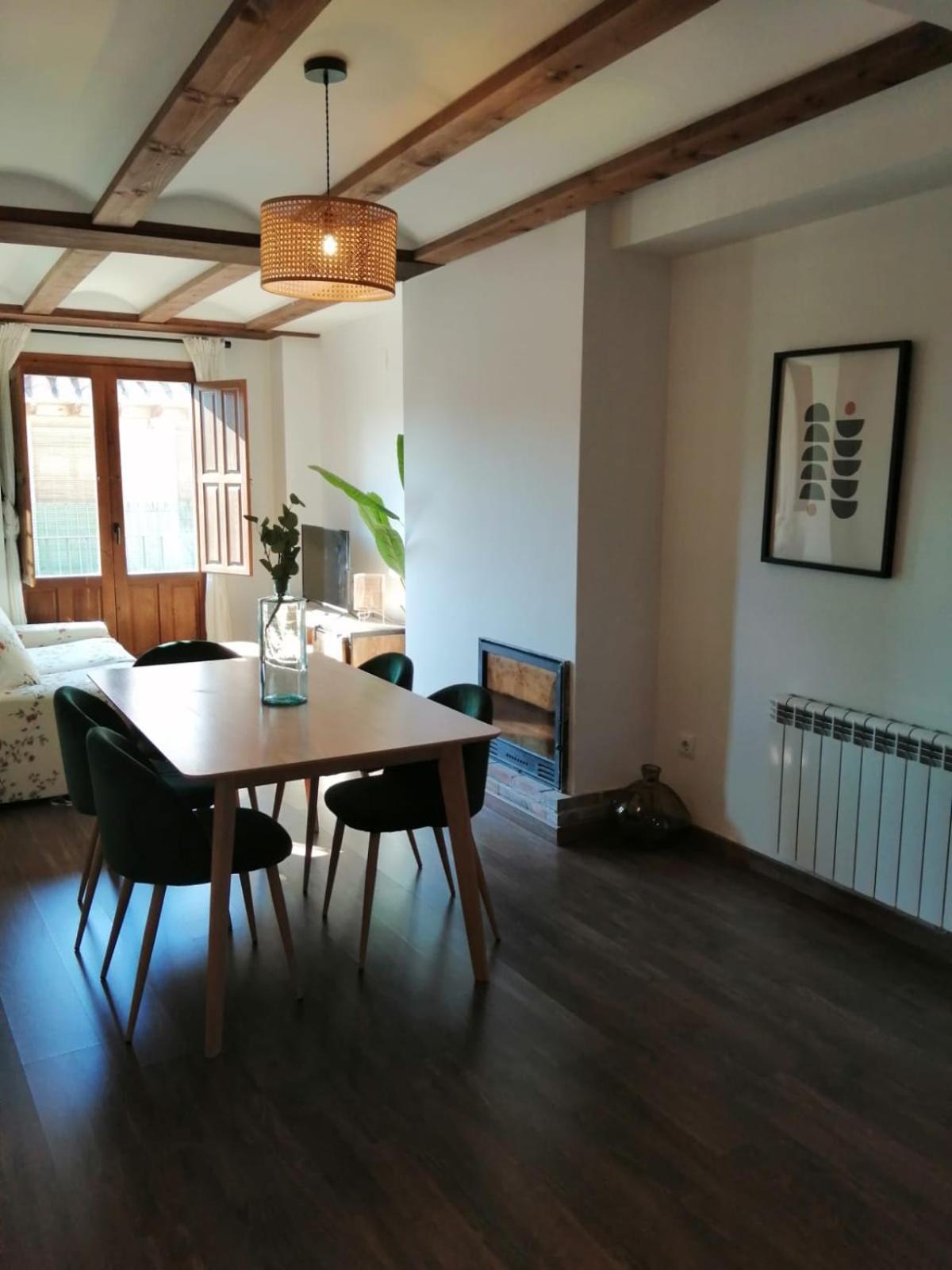 Apartamentos Casa Meme Мора-де-Рубьелос Экстерьер фото